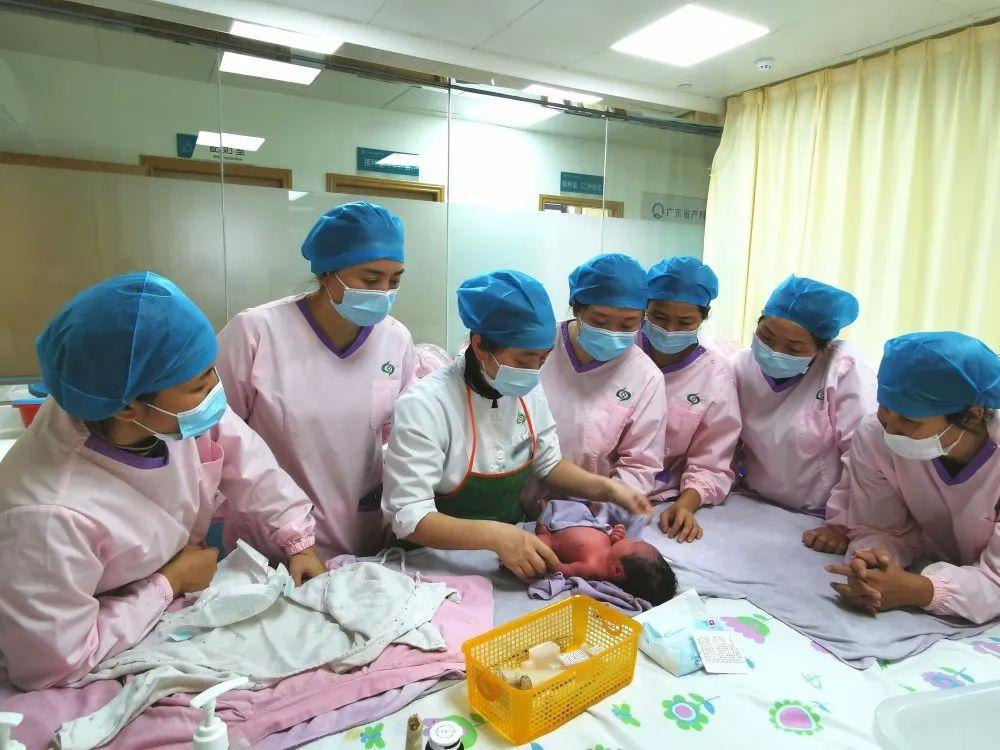 琼中妇婴监护型护送